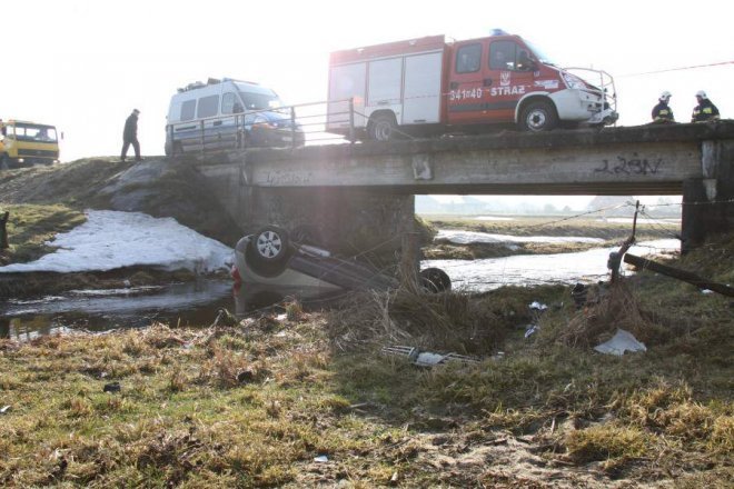 Włos od tragedii. Groźny kolizja w Łazach [21.02.2014] - zdjęcie #4 - eOstroleka.pl