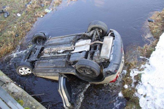 Włos od tragedii. Groźny kolizja w Łazach [21.02.2014] - zdjęcie #2 - eOstroleka.pl