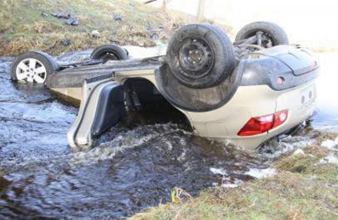 Włos od tragedii. Groźny kolizja w Łazach [21.02.2014] - zdjęcie #1 - eOstroleka.pl