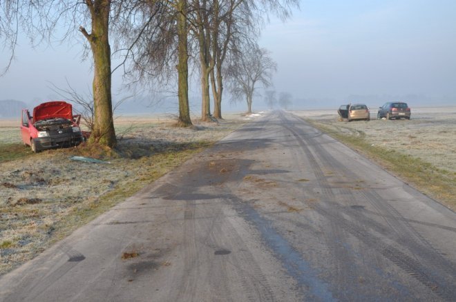 Wólka Somiankowska: Poważny wypadek. 19-latka ciężko ranna [21.02.2014] - zdjęcie #1 - eOstroleka.pl