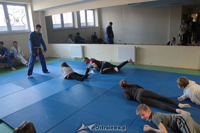 Ferie z Aquaparkiem: Pokaz walk brazylijskiego jiu jitsu 26.02.2014] - zdjęcie #1 - eOstroleka.pl