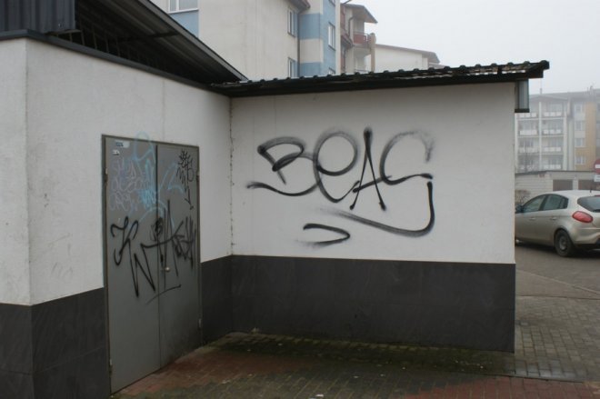 Ostrołęka: „Graficiarze” wyrządzili straty mogące przekraczać nawet 10 tys. zł [27.02.2014] - zdjęcie #2 - eOstroleka.pl