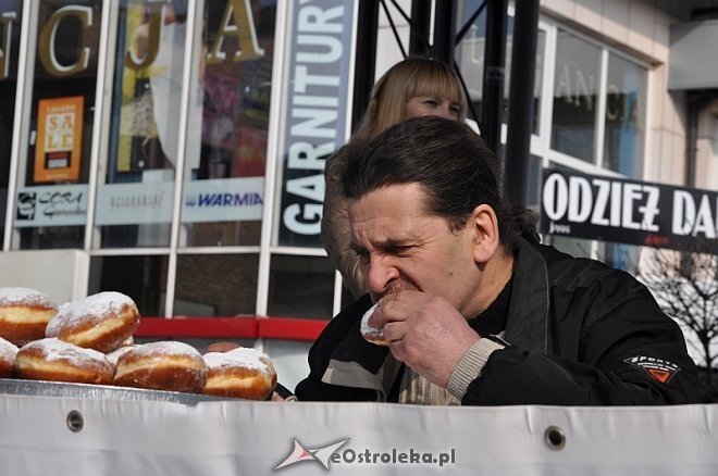 Tłusty Czwartek: Zawody w jedzeniu pączków na czas [27.02.2014] - zdjęcie #37 - eOstroleka.pl