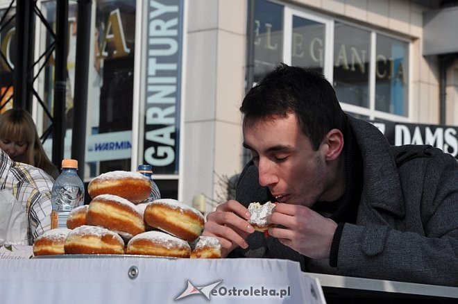 Tłusty Czwartek: Zawody w jedzeniu pączków na czas [27.02.2014] - zdjęcie #22 - eOstroleka.pl