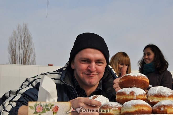 Tłusty Czwartek: Zawody w jedzeniu pączków na czas [27.02.2014] - zdjęcie #6 - eOstroleka.pl