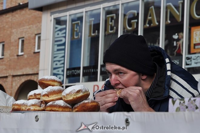 Tłusty Czwartek: Zawody w jedzeniu pączków na czas [27.02.2014] - zdjęcie #1 - eOstroleka.pl