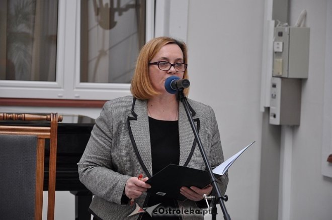 Promocja monografii pt. „Ecclesia ostrolencensis. Dzieje parafii i kościoła pw. Nawiedzenia NMP w Ostrołęce” [ZDJĘCIA] - zdjęcie #9 - eOstroleka.pl