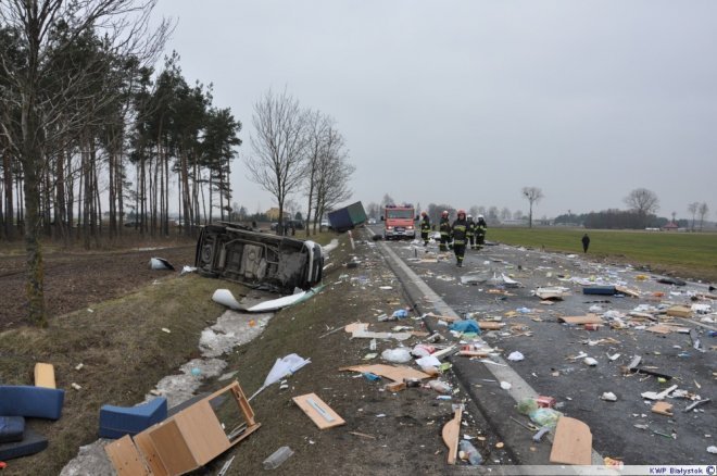 Toczyłowo: Karambol na krajowej 61. Jedna osoba ranna [28.02.2014] - zdjęcie #2 - eOstroleka.pl