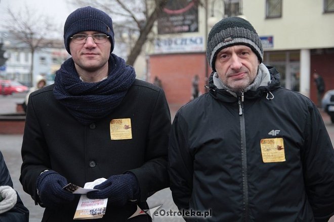 Ostrołęcka kwesta na rzecz ekshumację i identyfikację Żołnierzy Wyklętych [03.03.2014] - zdjęcie #3 - eOstroleka.pl