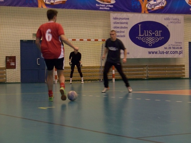 Nocna Liga Futsalu - 11. kolejka (07.03.2014) - zdjęcie #10 - eOstroleka.pl
