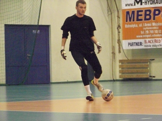 Nocna Liga Futsalu - 11. kolejka (07.03.2014) - zdjęcie #13 - eOstroleka.pl