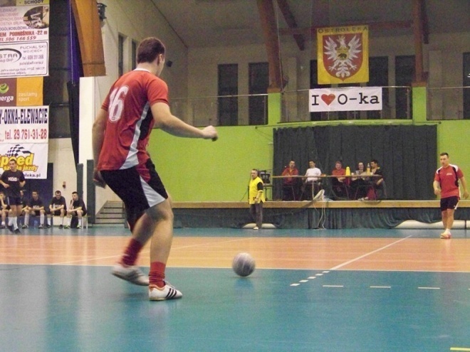 Nocna Liga Futsalu - 11. kolejka (07.03.2014) - zdjęcie #16 - eOstroleka.pl