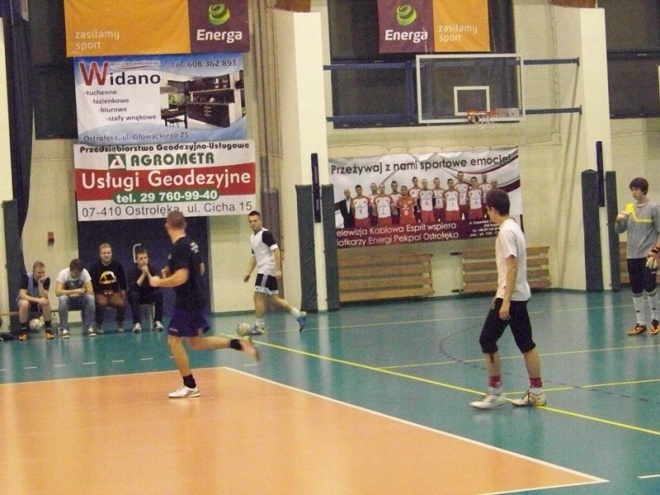 Nocna Liga Futsalu - 11. kolejka (07.03.2014) - zdjęcie #32 - eOstroleka.pl