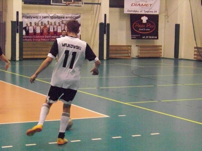 Nocna Liga Futsalu - 11. kolejka (07.03.2014) - zdjęcie #37 - eOstroleka.pl