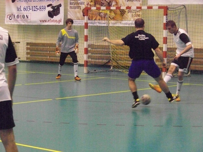 Nocna Liga Futsalu - 11. kolejka (07.03.2014) - zdjęcie #38 - eOstroleka.pl