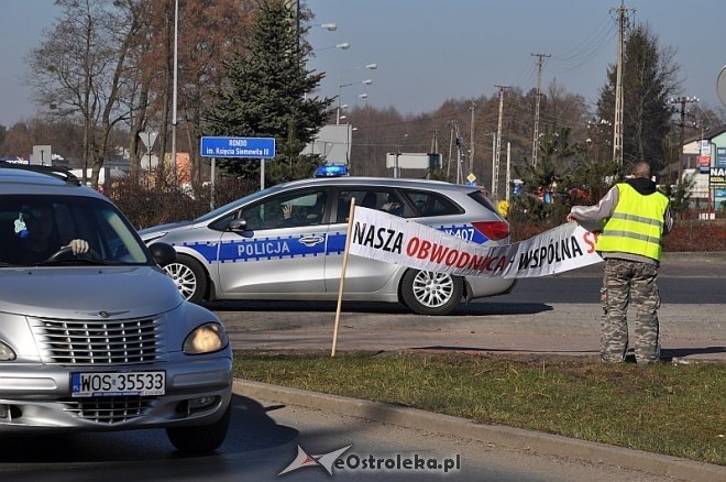 Kolejny protest na rondzie ks. Siemowita III [10.03.2014] - zdjęcie #28 - eOstroleka.pl