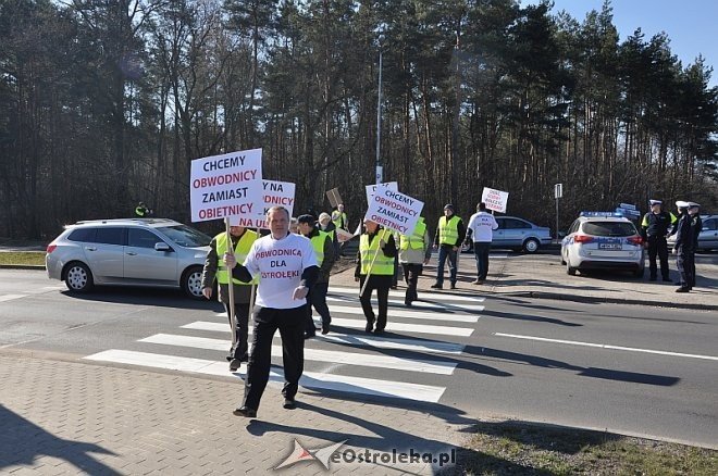 Kolejny protest na rondzie ks. Siemowita III [10.03.2014] - zdjęcie #4 - eOstroleka.pl