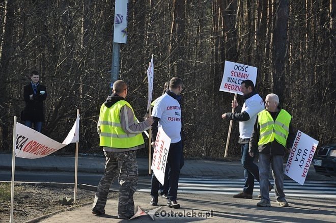 Kolejny protest na rondzie ks. Siemowita III [10.03.2014] - zdjęcie #12 - eOstroleka.pl