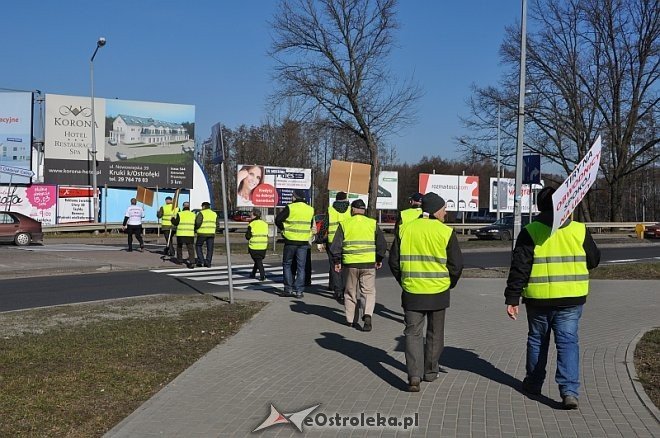 Kolejny protest na rondzie ks. Siemowita III [10.03.2014] - zdjęcie #13 - eOstroleka.pl
