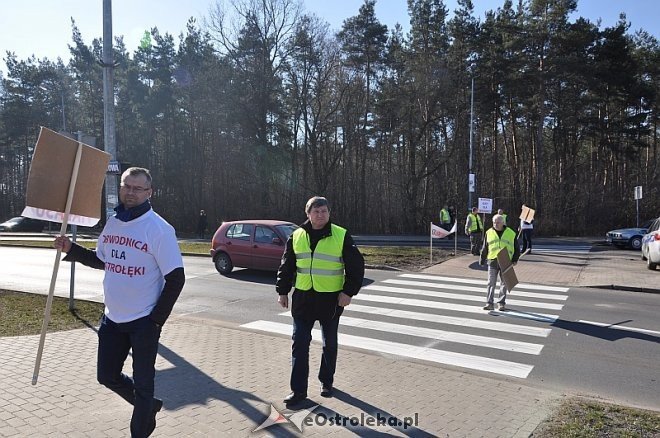 Kolejny protest na rondzie ks. Siemowita III [10.03.2014] - zdjęcie #14 - eOstroleka.pl