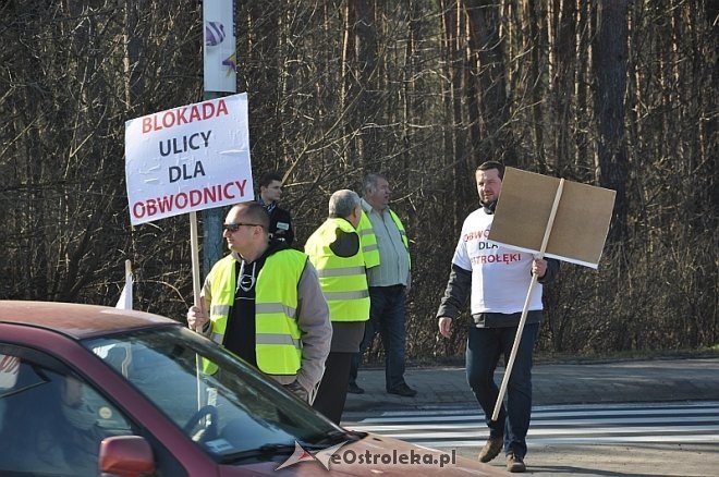 Kolejny protest na rondzie ks. Siemowita III [10.03.2014] - zdjęcie #15 - eOstroleka.pl