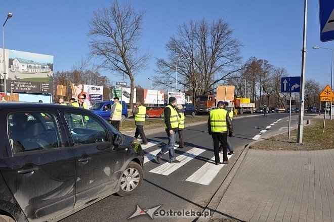 Kolejny protest na rondzie ks. Siemowita III [10.03.2014] - zdjęcie #20 - eOstroleka.pl