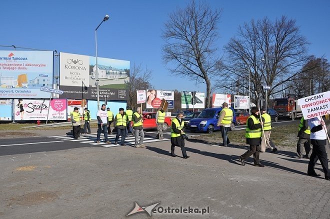 Kolejny protest na rondzie ks. Siemowita III [10.03.2014] - zdjęcie #22 - eOstroleka.pl