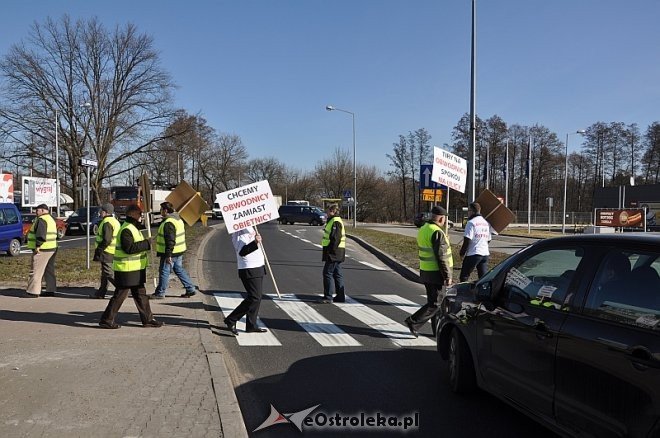 Kolejny protest na rondzie ks. Siemowita III [10.03.2014] - zdjęcie #23 - eOstroleka.pl