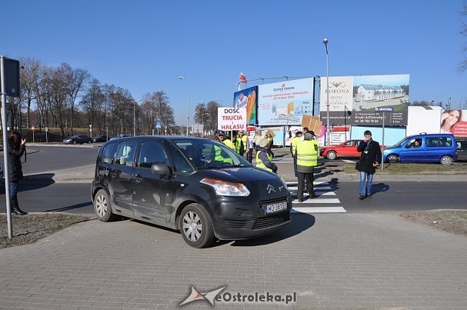 Kolejny protest na rondzie ks. Siemowita III [10.03.2014] - zdjęcie #24 - eOstroleka.pl