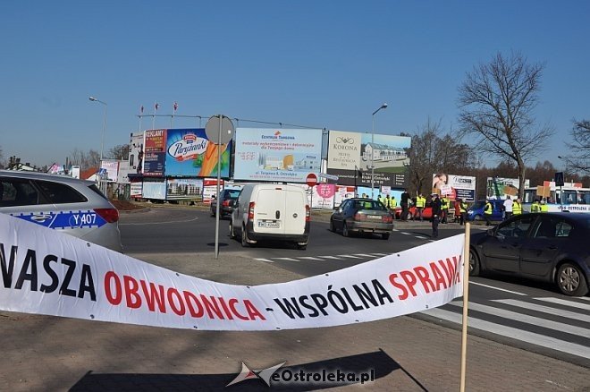 Kolejny protest na rondzie ks. Siemowita III [10.03.2014] - zdjęcie #27 - eOstroleka.pl