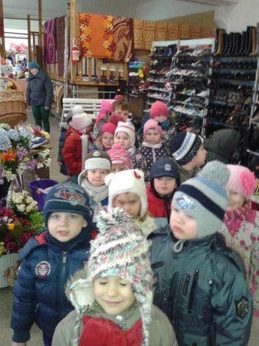 Przedszkolaki z Goworowa odwiedzają miejscowych przedsiębiorców i dowiadują się ciekawostek związanych z ich zawodami [10.03.2014] - zdjęcie #19 - eOstroleka.pl