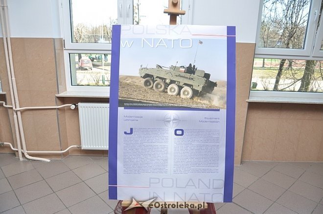 „15 Lat Polski w NATO” – wystawa historyczna [12.03.2014] - zdjęcie #10 - eOstroleka.pl