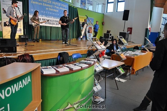 VIII Młodzieżowe Targi Edukacji i Pracy [13.03.2014] - zdjęcie #17 - eOstroleka.pl