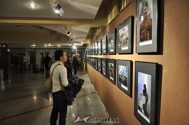 „Ludzie Majdanu” - wernisaż wystawy fotografii [14.03.2014] - zdjęcie #8 - eOstroleka.pl