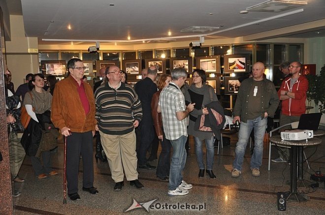 „Ludzie Majdanu” - wernisaż wystawy fotografii [14.03.2014] - zdjęcie #5 - eOstroleka.pl