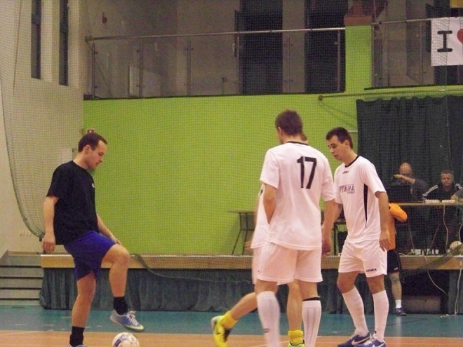 Nocna Liga Futsalu - 12. kolejka (14.03.2014) - zdjęcie #2 - eOstroleka.pl