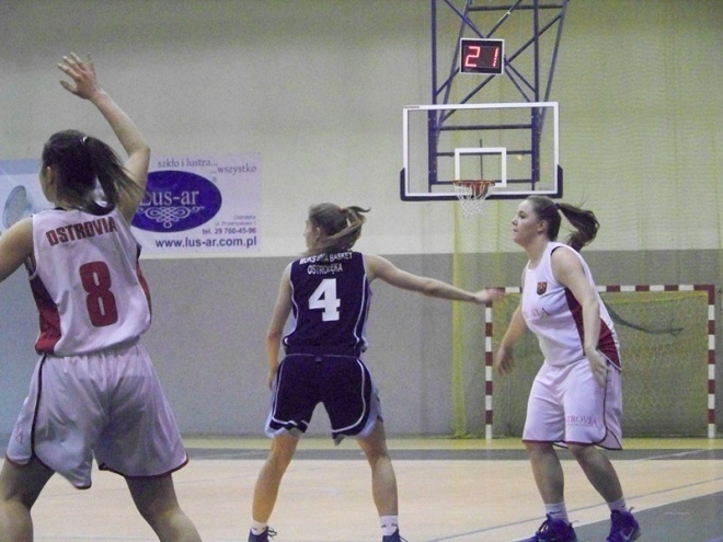 Unia Basket Ostrołęka - Ostrovia Ostrów Wielkopolski (16.03.2014) - zdjęcie #2 - eOstroleka.pl