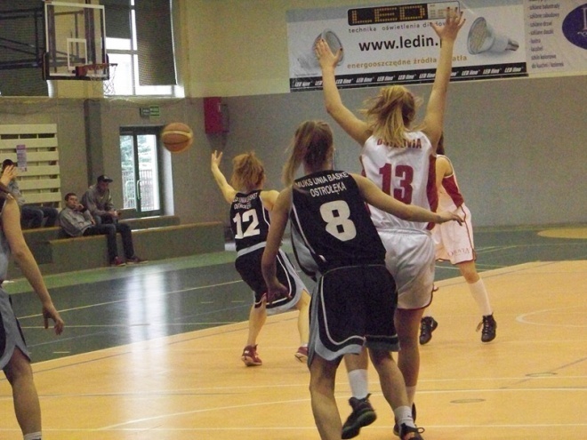 Unia Basket Ostrołęka - Ostrovia Ostrów Wielkopolski (16.03.2014) - zdjęcie #17 - eOstroleka.pl