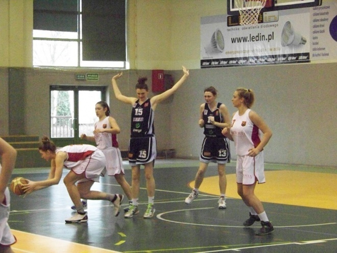Unia Basket Ostrołęka - Ostrovia Ostrów Wielkopolski (16.03.2014) - zdjęcie #26 - eOstroleka.pl