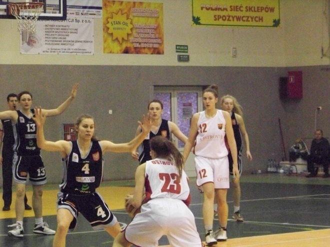 Unia Basket Ostrołęka - Ostrovia Ostrów Wielkopolski (16.03.2014) - zdjęcie #23 - eOstroleka.pl