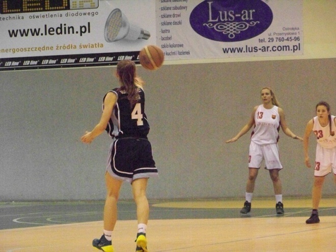 Unia Basket Ostrołęka - Ostrovia Ostrów Wielkopolski (16.03.2014) - zdjęcie #15 - eOstroleka.pl