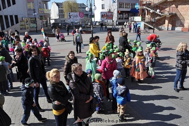 Przedszkolaki powitały wiosnę [21.03.2014] - zdjęcie #4 - eOstroleka.pl