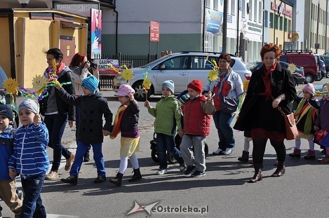 Przedszkolaki powitały wiosnę [21.03.2014] - zdjęcie #25 - eOstroleka.pl