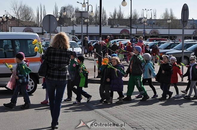 Przedszkolaki powitały wiosnę [21.03.2014] - zdjęcie #29 - eOstroleka.pl