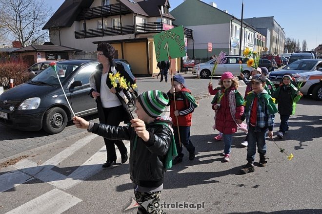 Przedszkolaki powitały wiosnę [21.03.2014] - zdjęcie #30 - eOstroleka.pl