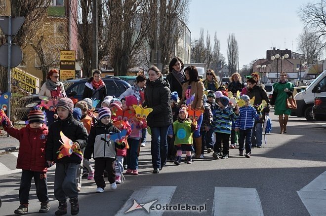 Przedszkolaki powitały wiosnę [21.03.2014] - zdjęcie #45 - eOstroleka.pl