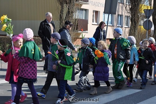 Przedszkolaki powitały wiosnę [21.03.2014] - zdjęcie #51 - eOstroleka.pl