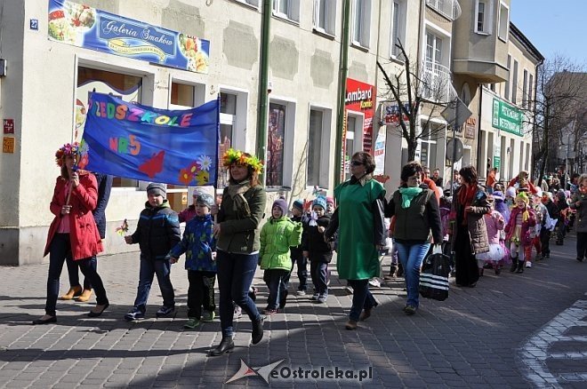 Przedszkolaki powitały wiosnę [21.03.2014] - zdjęcie #95 - eOstroleka.pl