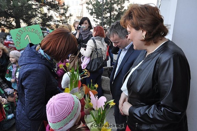 Przedszkolaki powitały wiosnę [21.03.2014] - zdjęcie #35 - eOstroleka.pl