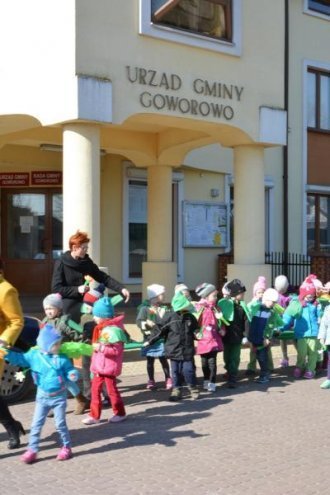 „Witamy Cię Wiosno” – Kubusiowi Przyjaciele Natury zorganizowały happening [ZDJĘCIA] - zdjęcie #10 - eOstroleka.pl